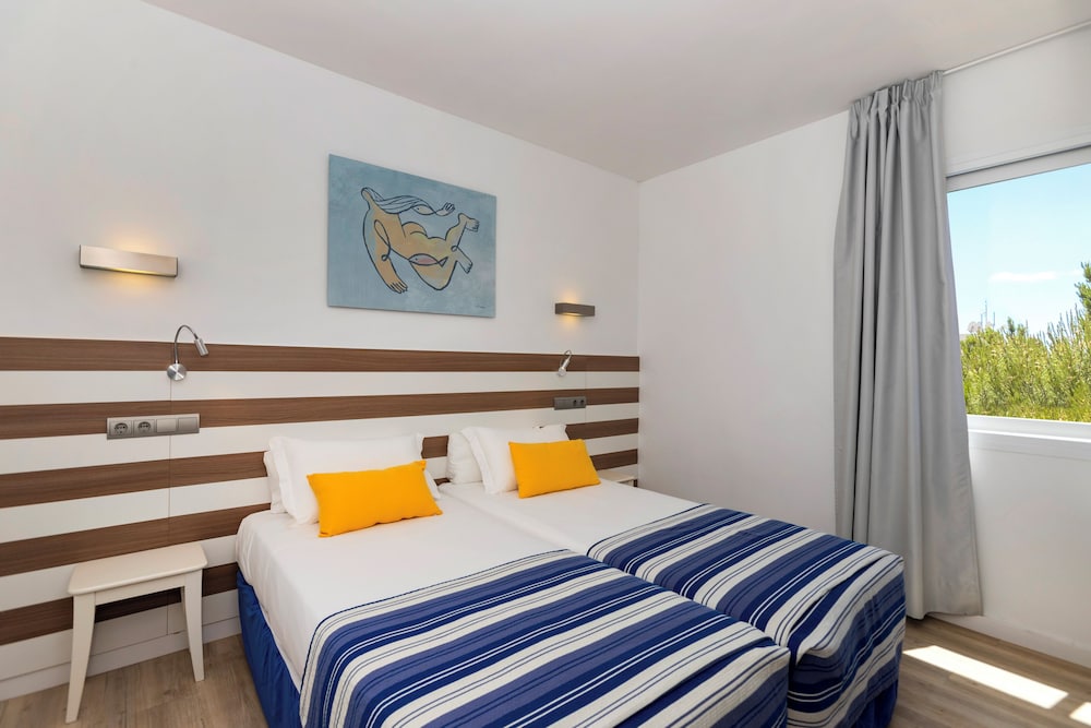 Aparthotel Houm Plaza Son Rigo — Hotel rooms in Playa de Palma, Balearic Islands