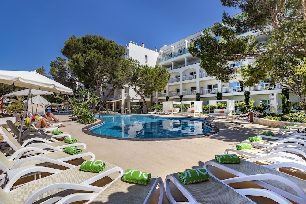 Aparthotel Houm Plaza Son Rigo — Swimming pool in Playa de Palma, Balearic Islands