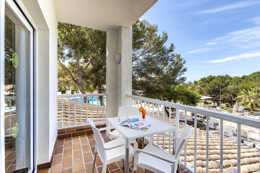 Aparthotel Houm Plaza Son Rigo — Hotel rooms in Playa de Palma, Balearic Islands