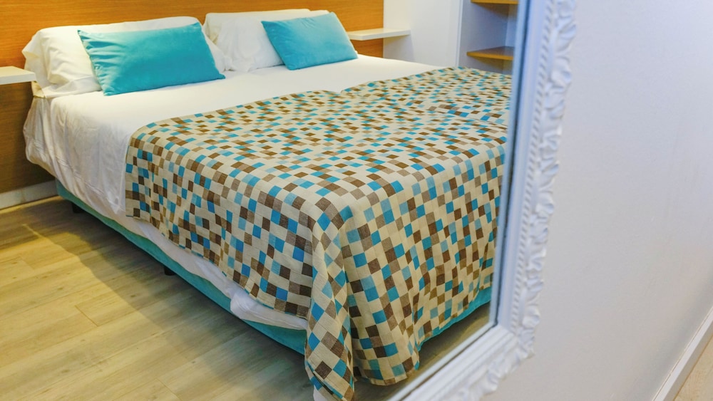 Aparthotel Houm Plaza Son Rigo — Hotel rooms in Playa de Palma, Balearic Islands