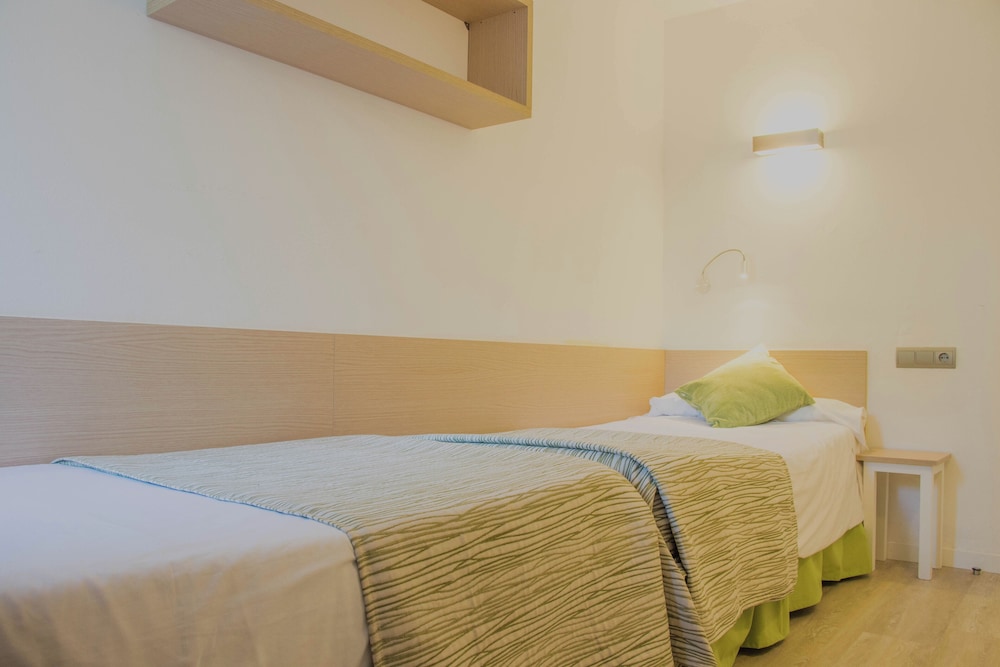 Aparthotel Houm Plaza Son Rigo — Hotel rooms in Playa de Palma, Balearic Islands