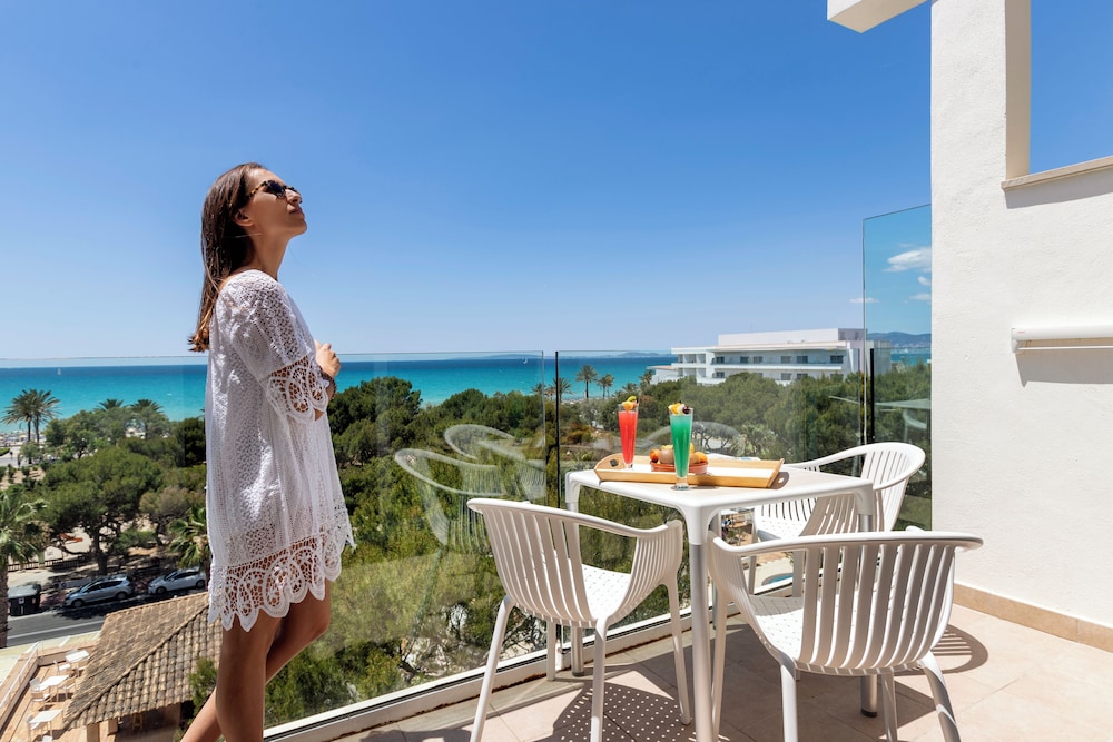 Aparthotel Houm Plaza Son Rigo — Hotel rooms in Playa de Palma, Balearic Islands