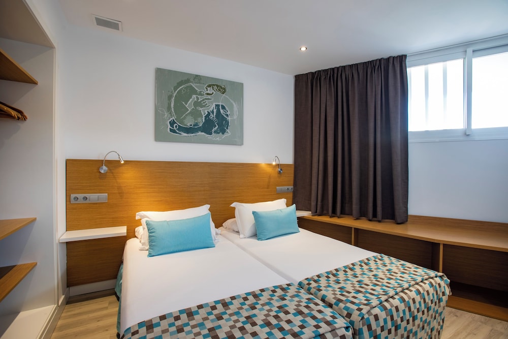 Aparthotel Houm Plaza Son Rigo — Hotel rooms in Playa de Palma, Balearic Islands