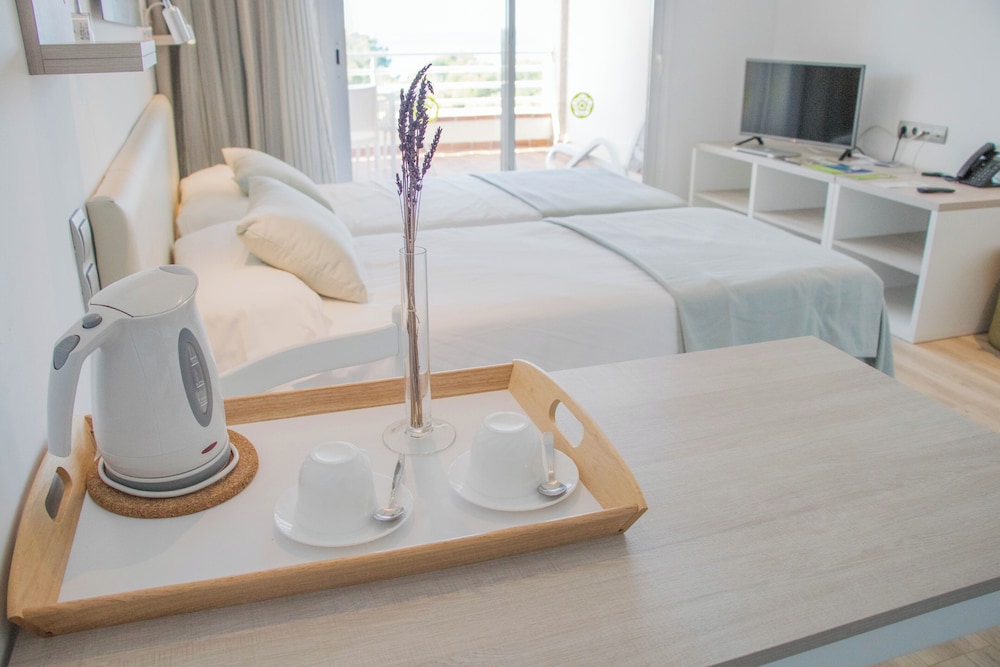 Aparthotel Houm Plaza Son Rigo — Hotel rooms in Playa de Palma, Balearic Islands