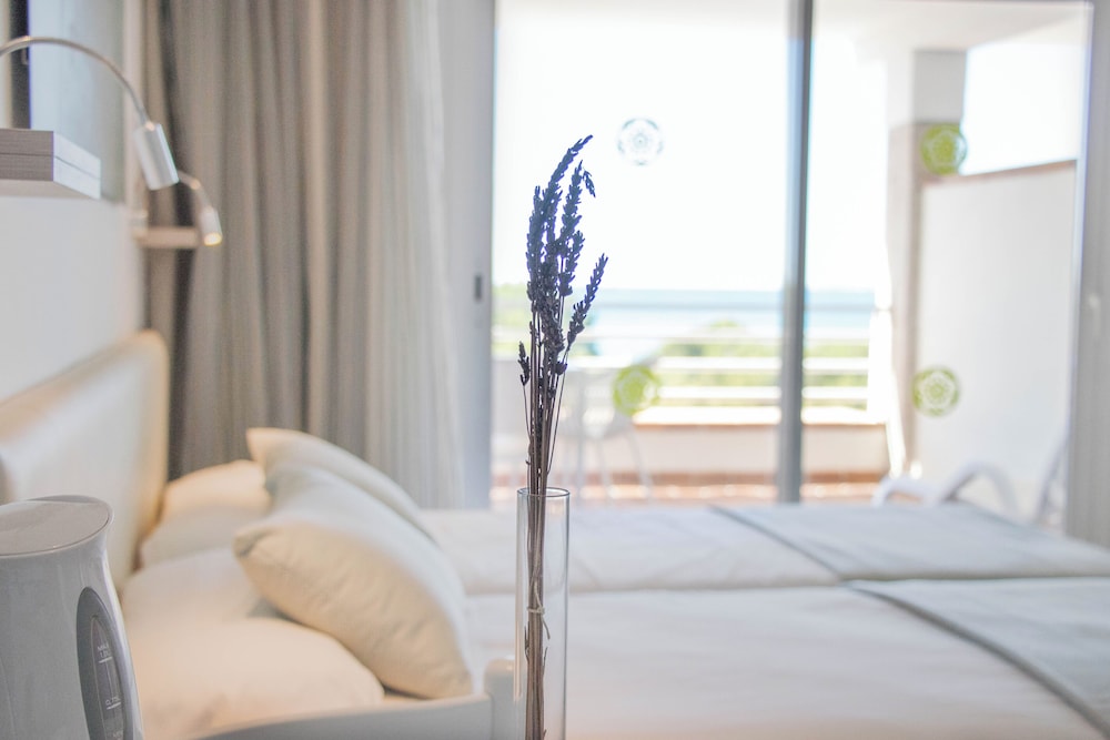 Aparthotel Houm Plaza Son Rigo — Hotel rooms in Playa de Palma, Balearic Islands
