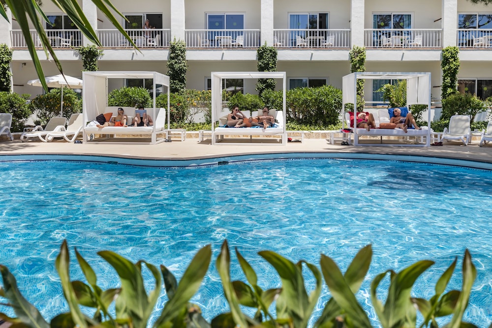 Aparthotel Houm Plaza Son Rigo — Swimming pool in Playa de Palma, Balearic Islands
