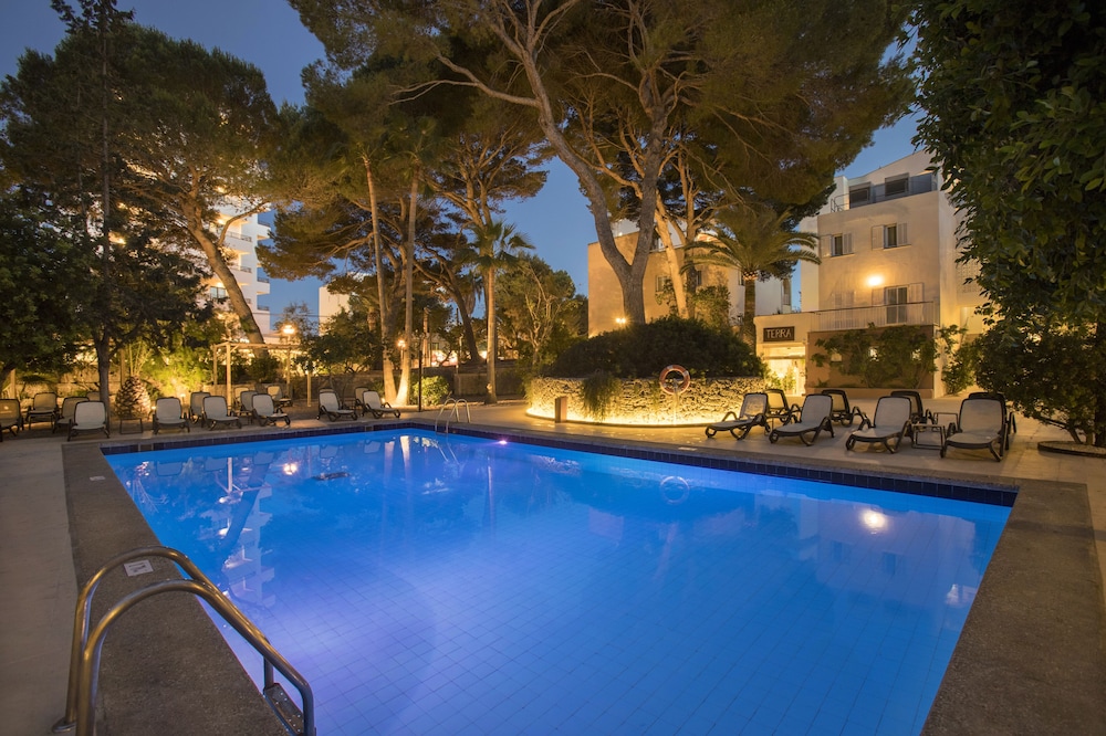 Aparthotel Houm Plaza Son Rigo — Swimming pool in Playa de Palma, Balearic Islands