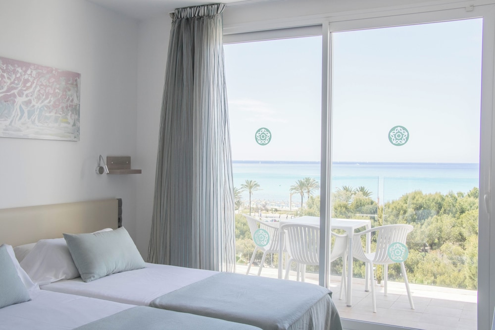 Aparthotel Houm Plaza Son Rigo — Hotel rooms in Playa de Palma, Balearic Islands