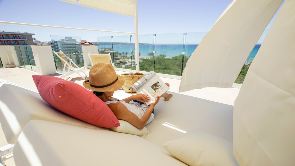 Aparthotel Houm Plaza Son Rigo — Hotel rooms in Playa de Palma, Balearic Islands