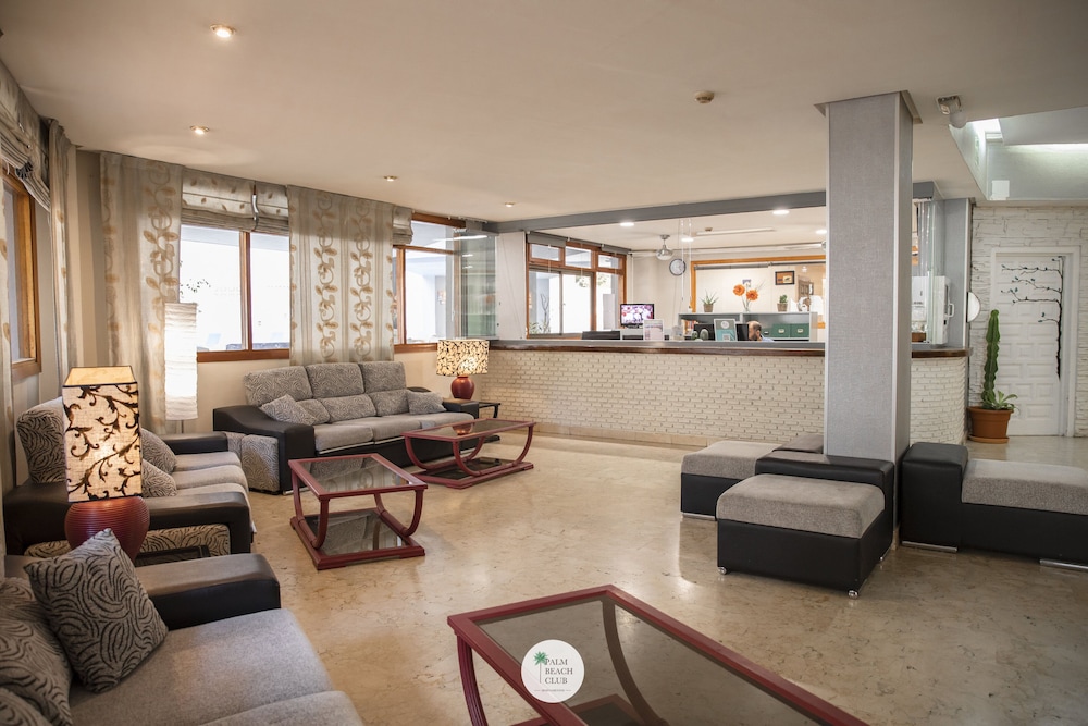 Palm Beach Club Aparthotel — Hotel building in Torremolinos, Andalusia