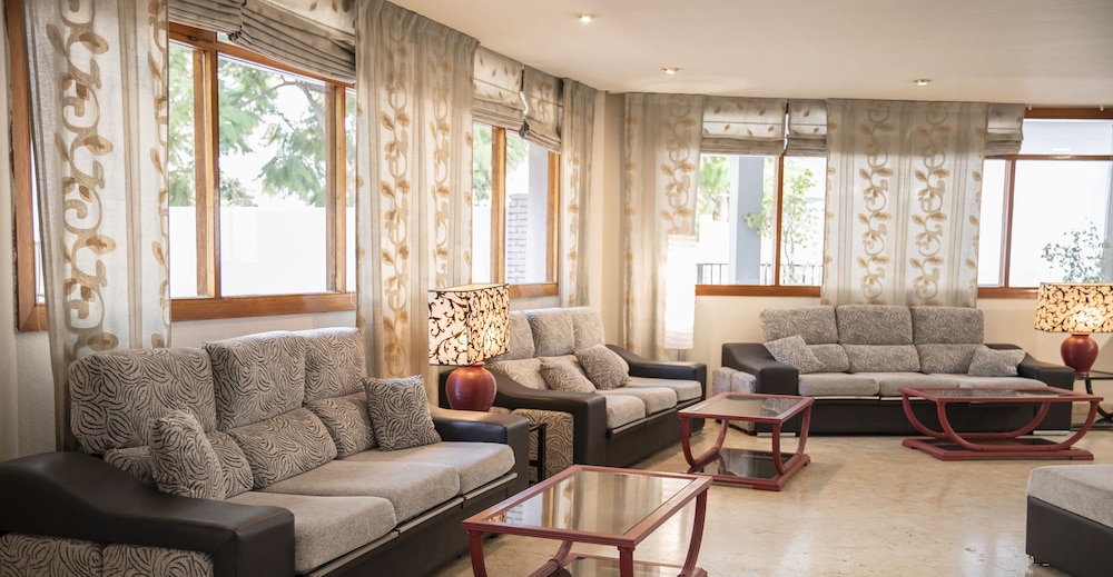 Palm Beach Club Aparthotel — Hotel rooms in Torremolinos, Andalusia