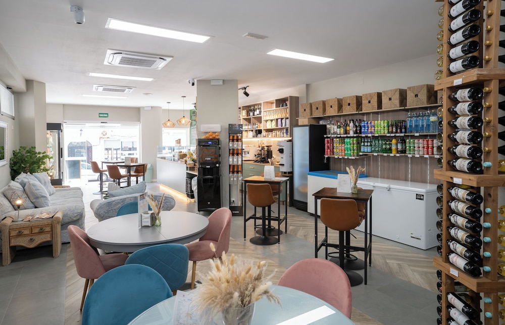 Palm Beach Club Aparthotel — Restaurant & bars in Torremolinos, Andalusia