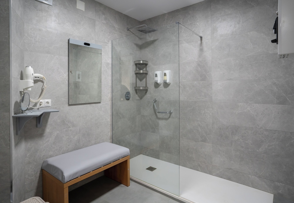 Palm Beach Club Aparthotel — Hotel rooms in Torremolinos, Andalusia
