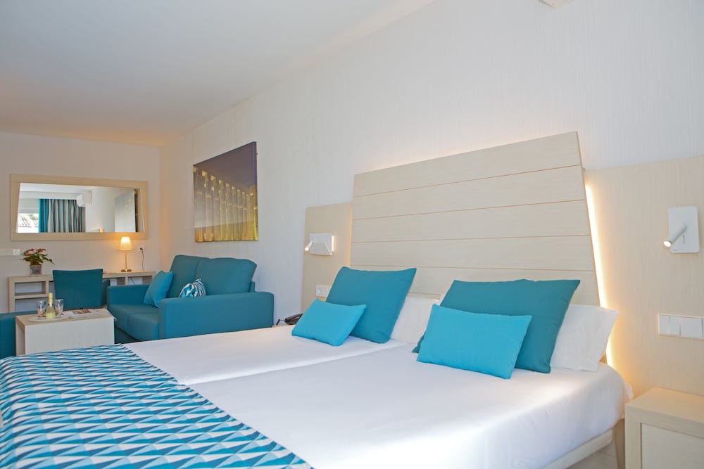 Hotel Luxor — Hotel rooms in Playa de Palma, Balearic Islands