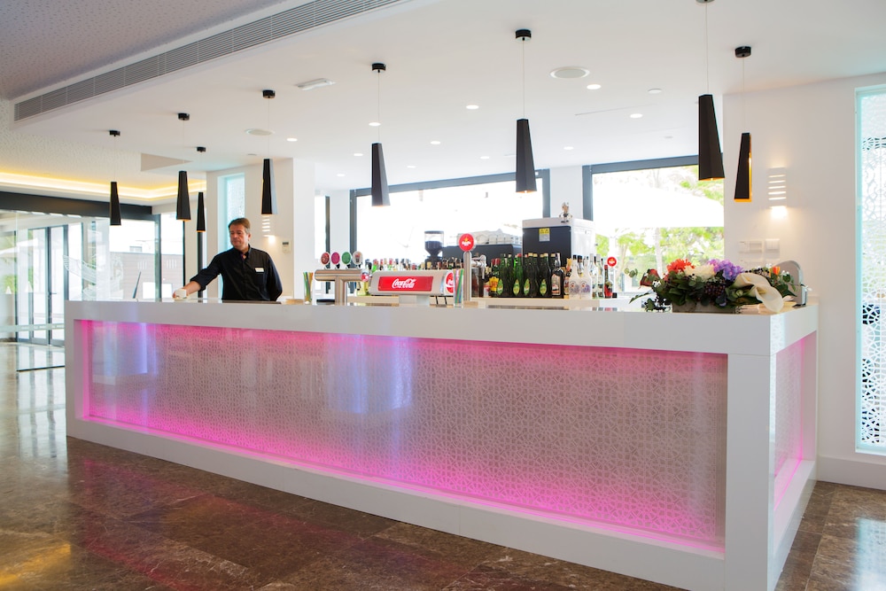 Hotel Luxor — Restaurant & bars in Playa de Palma, Balearic Islands