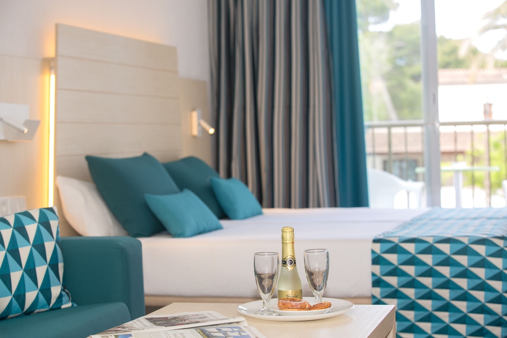 Hotel Luxor — Hotel rooms in Playa de Palma, Balearic Islands