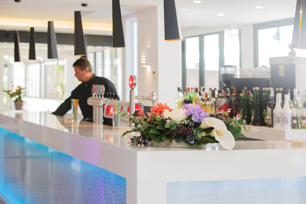 Hotel Luxor — Restaurant & bars in Playa de Palma, Balearic Islands