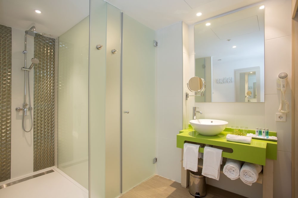 Hotel Luxor — Hotel rooms in Playa de Palma, Balearic Islands