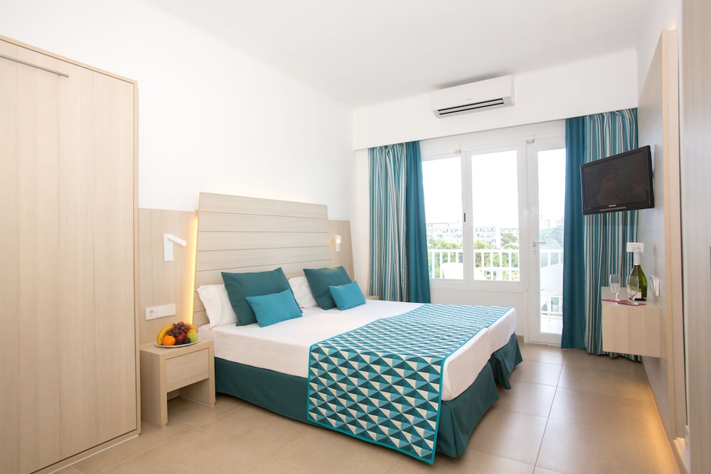 Hotel Luxor — Hotel rooms in Playa de Palma, Balearic Islands