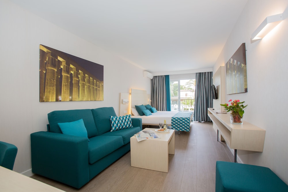 Hotel Luxor — Hotel rooms in Playa de Palma, Balearic Islands