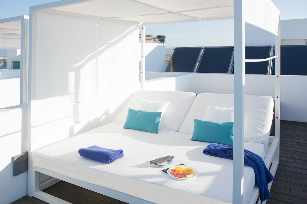 Hotel Luxor — Hotel rooms in Playa de Palma, Balearic Islands