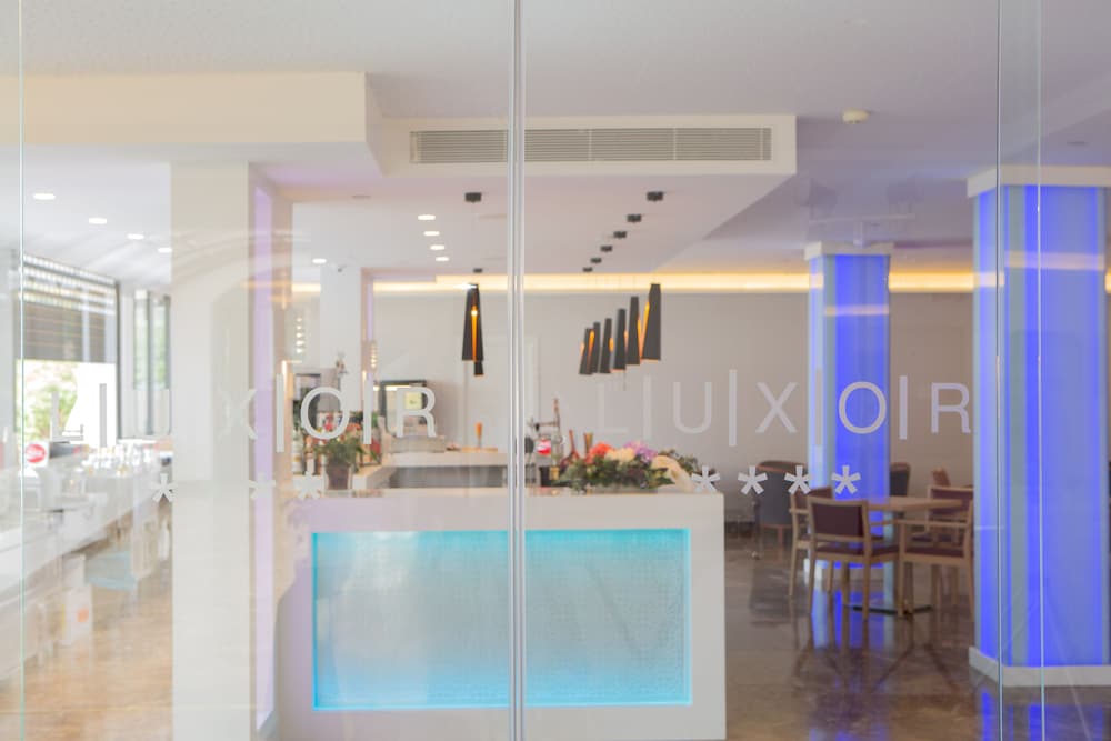 Hotel Luxor — Restaurant & bars in Playa de Palma, Balearic Islands