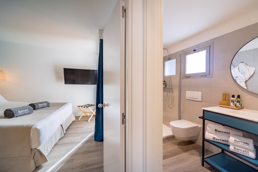 Barceló Fuerteventura Royal Level - Adults Only — Hotel rooms in Costa de Antigua, Canary Islands