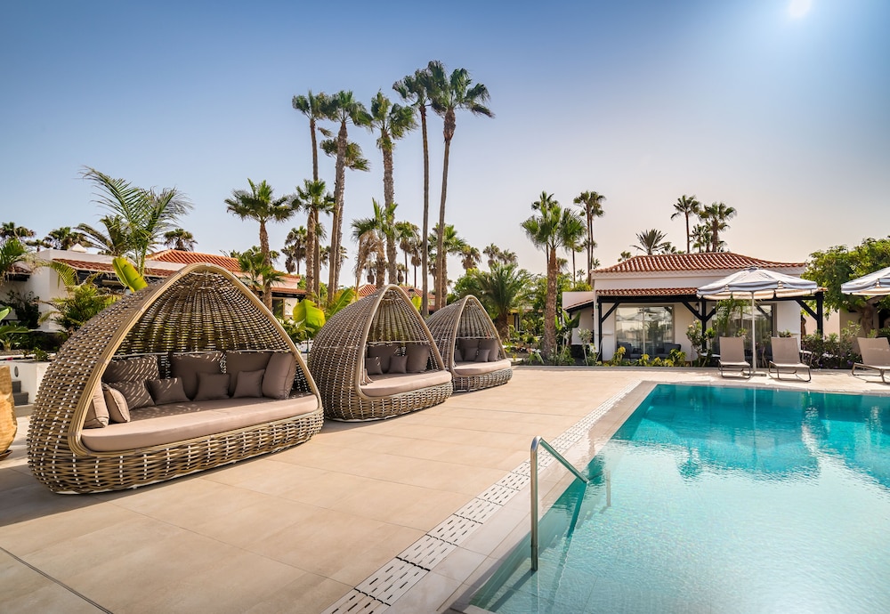 Barceló Fuerteventura Royal Level - Adults Only — Swimming pool in Costa de Antigua, Canary Islands