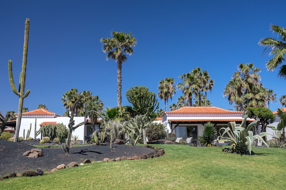 Barceló Fuerteventura Royal Level - Adults Only — Hotel building in Costa de Antigua, Canary Islands