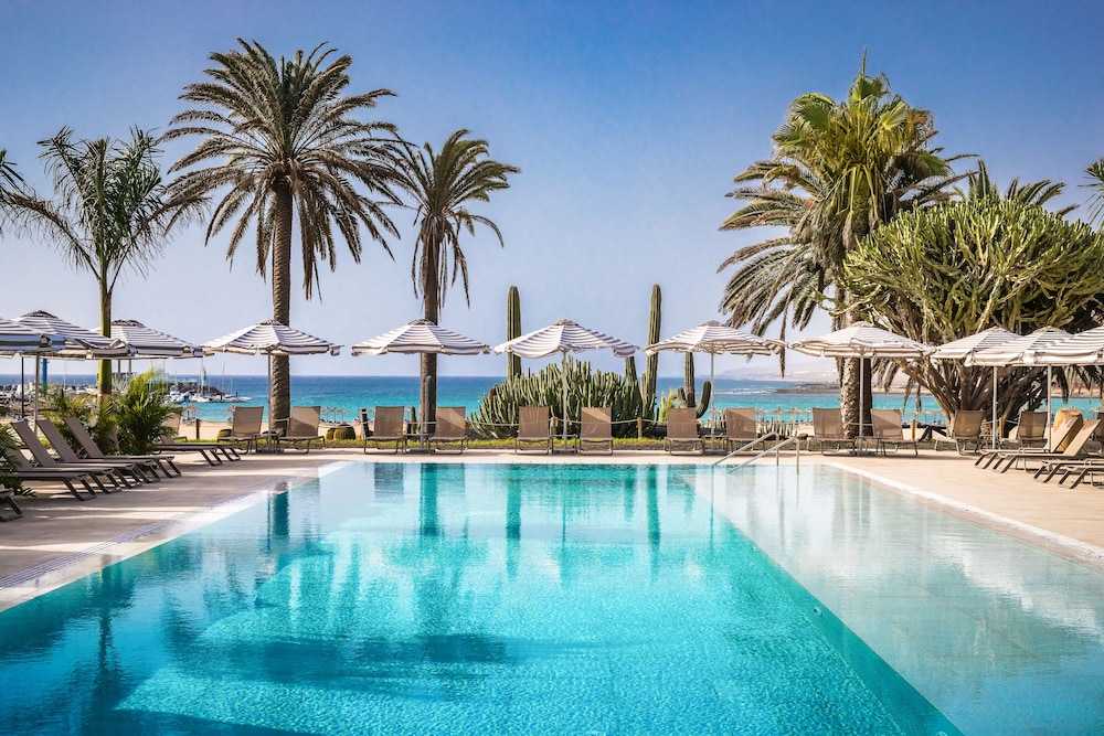 Barceló Fuerteventura Royal Level - Adults Only — Swimming pool in Costa de Antigua, Canary Islands