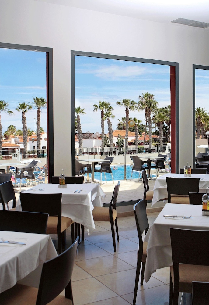 Caybeach Caleta — Restaurant & bars in Costa de Antigua, Canary Islands