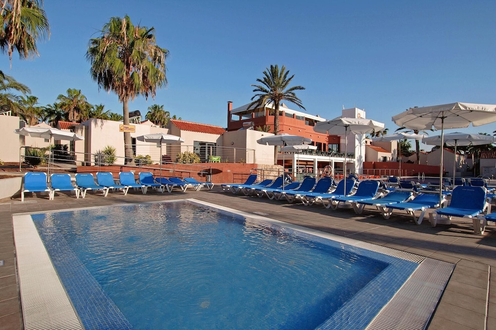 Caybeach Caleta — Swimming pool in Costa de Antigua, Canary Islands