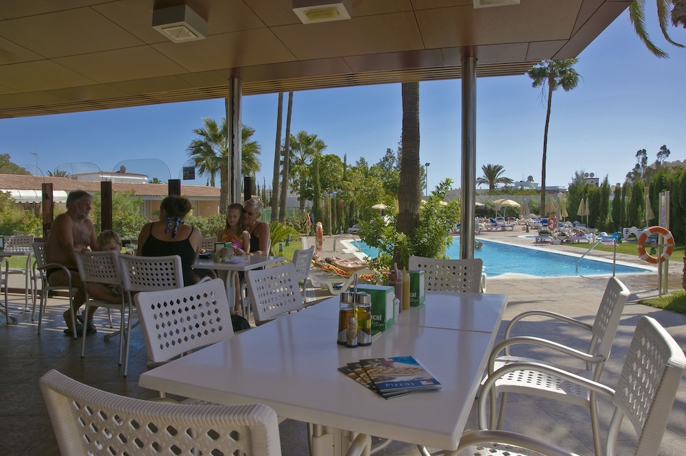 Relaxia Los Girasoles — Restaurant & bars in Playa del Ingles, Canary Islands