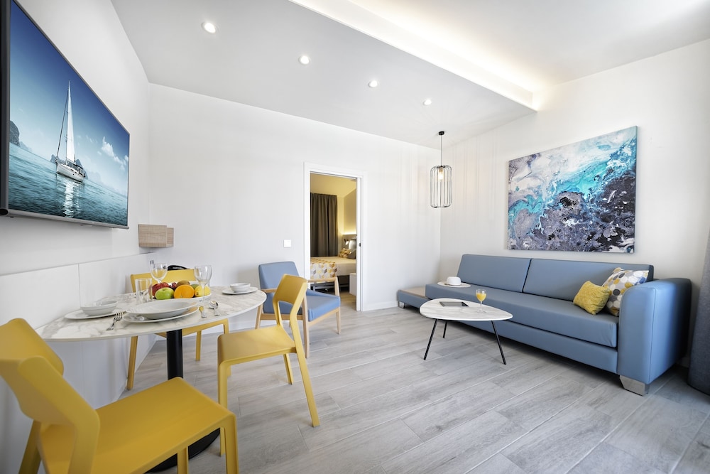 Relaxia Los Girasoles — Hotel rooms in Playa del Ingles, Canary Islands