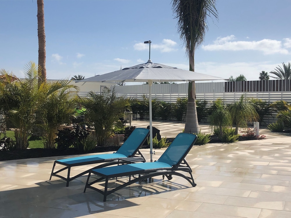 Relaxia Los Girasoles — Swimming pool in Playa del Ingles, Canary Islands