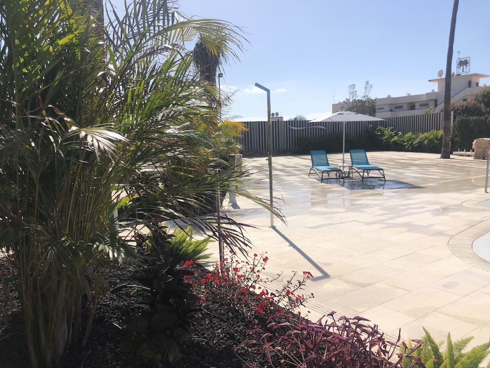 Relaxia Los Girasoles — Swimming pool in Playa del Ingles, Canary Islands