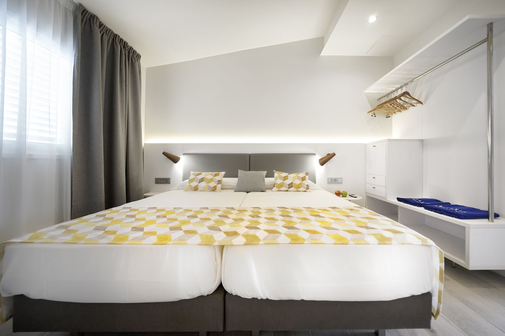 Relaxia Los Girasoles — Hotel rooms in Playa del Ingles, Canary Islands