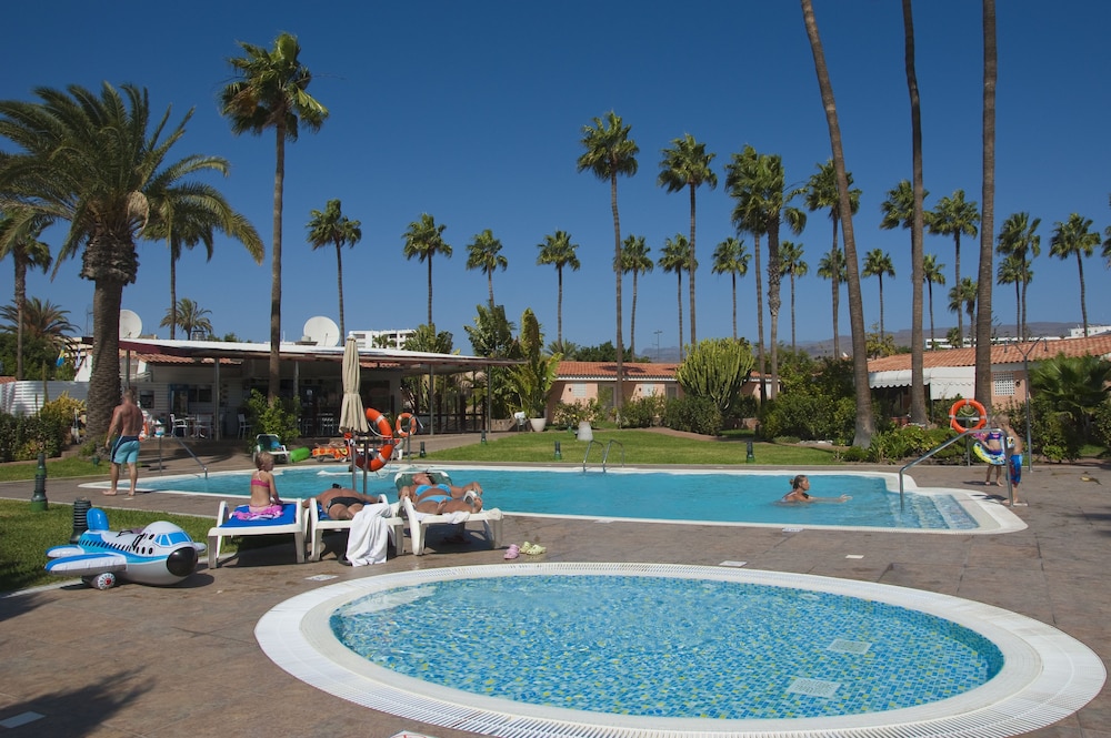 Relaxia Los Girasoles — Swimming pool in Playa del Ingles, Canary Islands