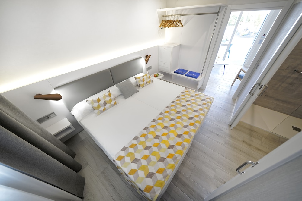 Relaxia Los Girasoles — Hotel rooms in Playa del Ingles, Canary Islands