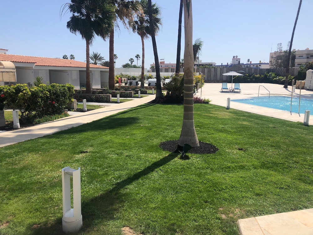 Relaxia Los Girasoles — Swimming pool in Playa del Ingles, Canary Islands