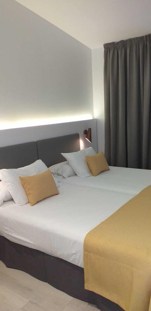 Relaxia Los Girasoles — Hotel rooms in Playa del Ingles, Canary Islands