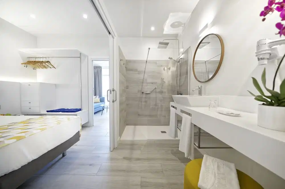 Relaxia Los Girasoles — Hotel rooms in Playa del Ingles, Canary Islands