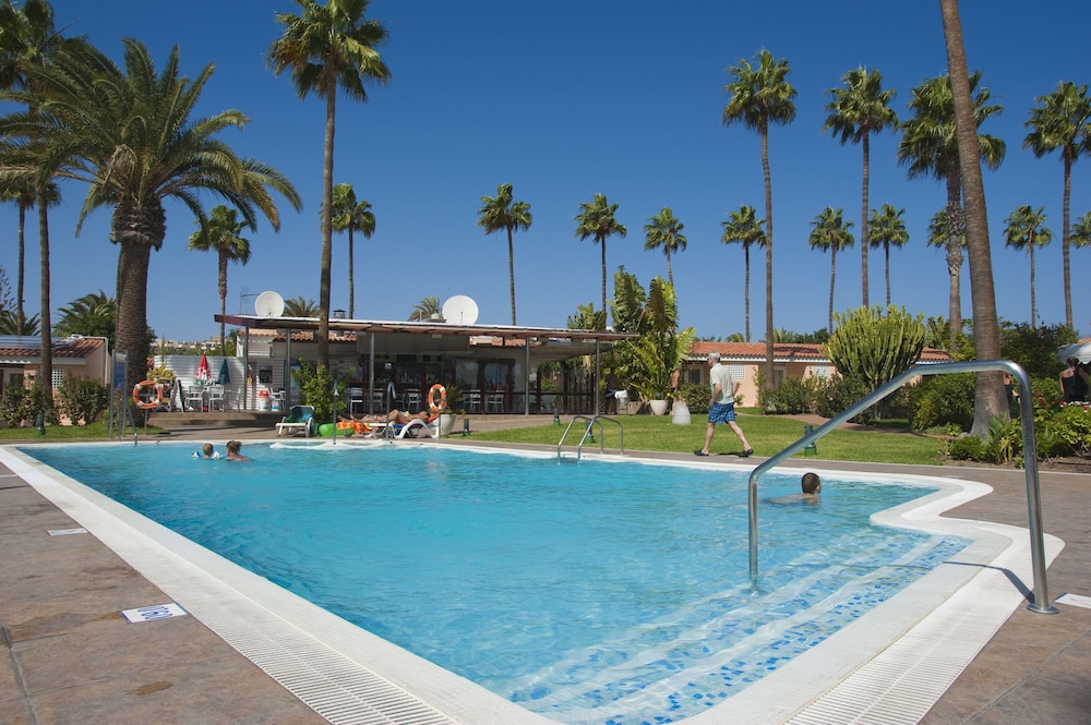 Relaxia Los Girasoles — Swimming pool in Playa del Ingles, Canary Islands