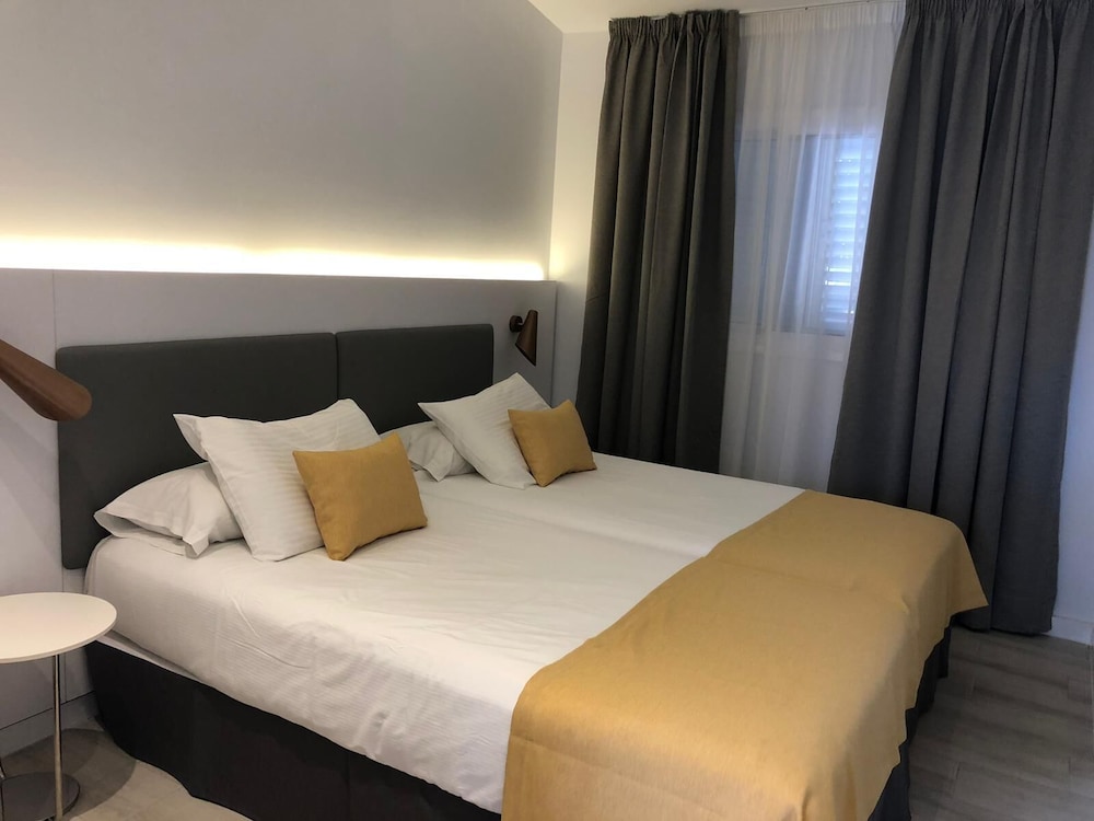 Relaxia Los Girasoles — Hotel rooms in Playa del Ingles, Canary Islands