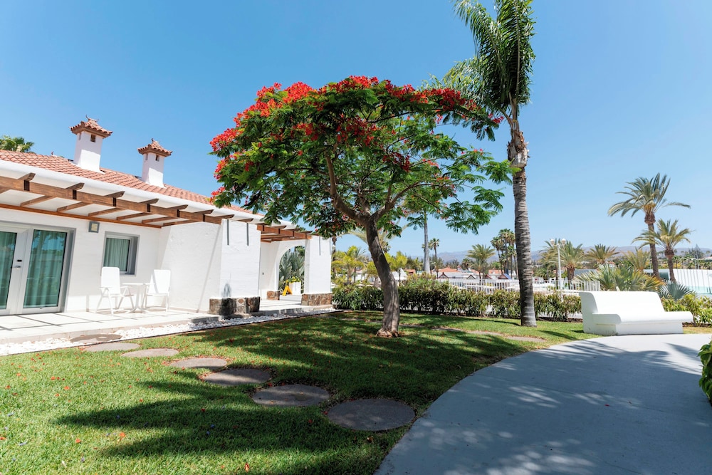 Hotel LIVVO Dunagolf Suites — Hotel building in Maspalomas, Canary Islands