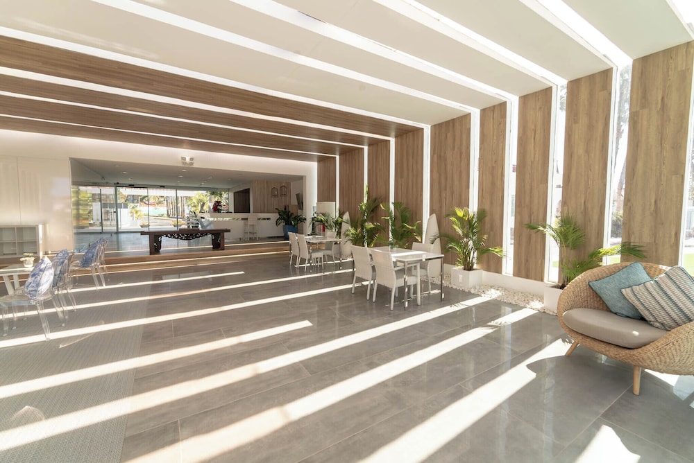 Hotel LIVVO Dunagolf Suites - zdjęcie 3