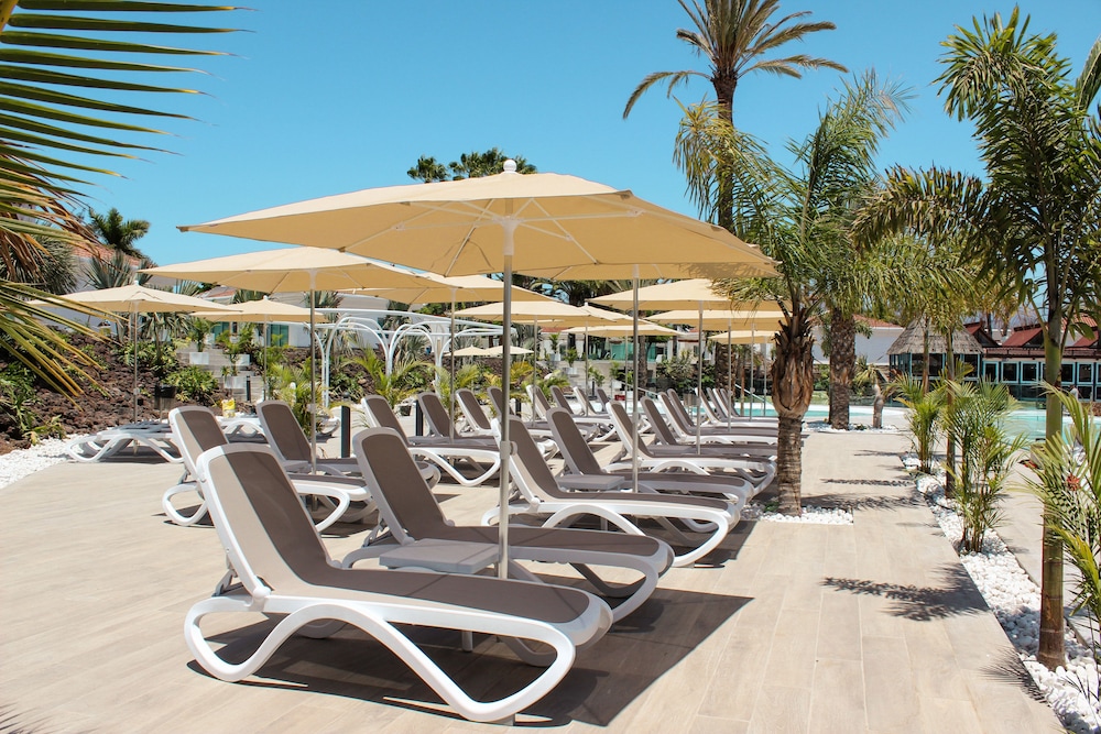 Hotel LIVVO Dunagolf Suites — Beach in Maspalomas, Canary Islands
