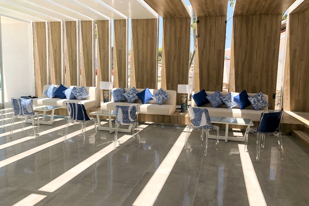 Hotel LIVVO Dunagolf Suites — Hotel building in Maspalomas, Canary Islands