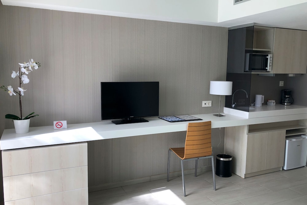 Hotel LIVVO Dunagolf Suites — Hotel rooms in Maspalomas, Canary Islands