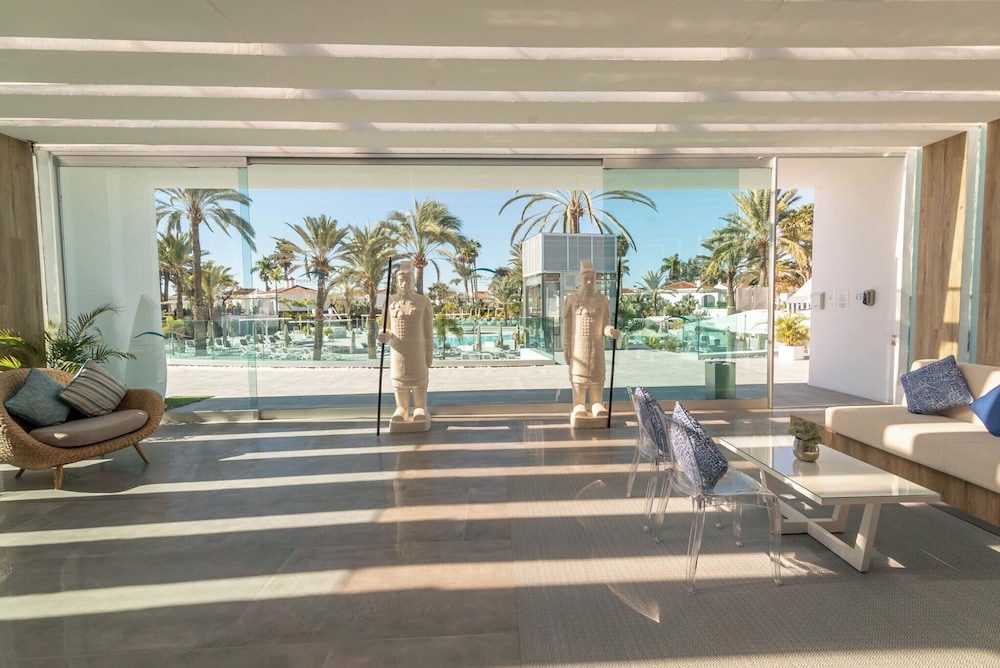 Hotel LIVVO Dunagolf Suites — Swimming pool in Maspalomas, Canary Islands